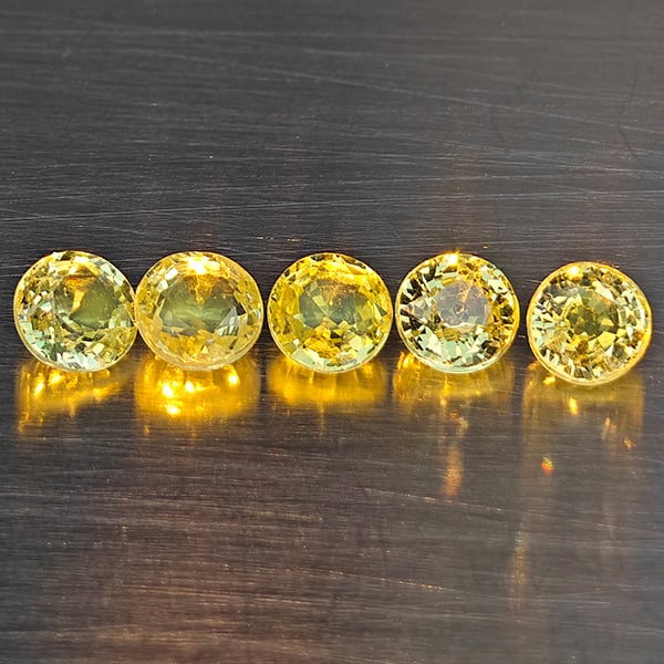 Natural Greenish Yellow Titanium Sphene Gemstones Rainbow Spark 1.49 Ct. 5 Pcs. Round Shape 4 Mm.: Product ID: 806509369 Product Name: Natural Sphene Weight: 1.49 CT. Size: 4 x 4 x 2.3 MM. Shape: Round Color: Greenish Yellow Clarity:SI1 Luster: Good Gems Origin: Madagascar Treatment: Unheated Cryst