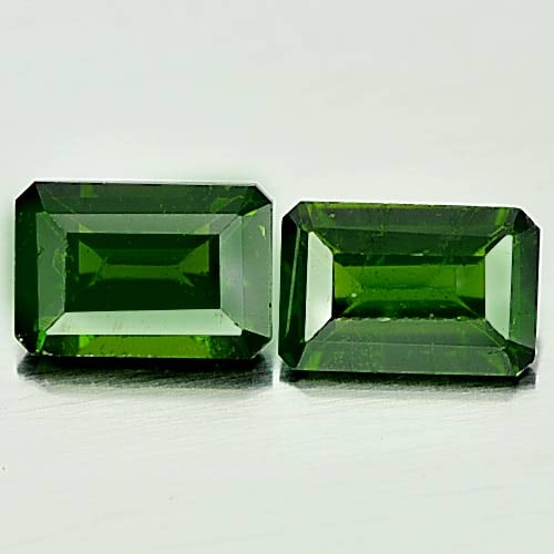 Natural Chrome Diopside Gemstones1.25 Ct. 2 Pcs. Octagon Shape 6.2 x 4 Mm. (1 of 3)