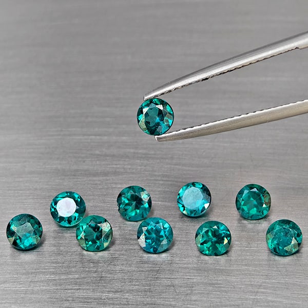 Natural Bluish Green Topaz Gemstones 3.50 Ct. 10 Pcs. Round Shape 4.2 Mm.: Product ID: 807168856 Product Name: Natural Topaz Weight: 3.50 CT. Size: 4.2 x 4.2 x 3.2 MM. Shape: Round Color: Bluish Green Clarity:VSI Luster: Very Good Gems Origin: Brazil Treatment: Treated Cryst