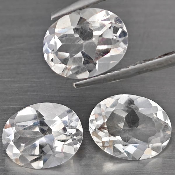 Natural White Quartz Gemstones 4.50 Ct. 3 Pcs. Oval Shape 9 x 7 Mm.: Product ID: 805530248 Product Name: Natural Quartz Weight: 4.50 CT. Size: 9 x 7 x 4.2 MM. Shape: Oval Shape Color: White Clarity:VSI Luster: Good Gems Origin: Brazil Treatment: Unheated Crystal Struct
