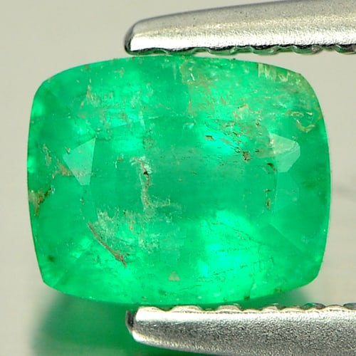 Natural Green Emerald Gemstones 0.95 Ct. Cushion Shape 6.1 x 5.1 Mm. (1 of 3)