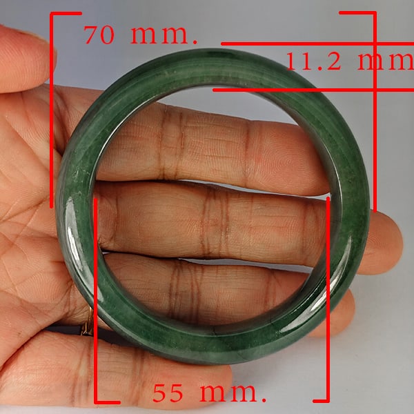Natural Green Jade Gemstones Bangle 280.71 Ct. Diameter 55 Mm.: Product ID: 819816034 Product Name: Natural Gemstones Weight: 280.71 CT. Size: 70 x 55 x 11.2 MM. Shape: Round Color: Multi-Color Clarity:Opaque Luster: Good Gems Origin: Thailand Treatment: Unheated 