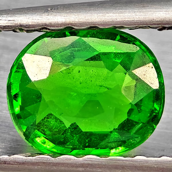 Natural Green Tsavorite Garnet Gemstones 0.55 Ct. Oval Shape 5.5 x 4.5 Mm.: Product ID: 802937051 Product Name: Natural Tsavorite Weight: 0.55 CT. Size: 5.5 x 4.5 x 2.5 MM. Shape: Oval Shape Color: Green Clarity:SI1 Luster: Good Gems Origin: Tanzania Treatment: Unheated Cryst