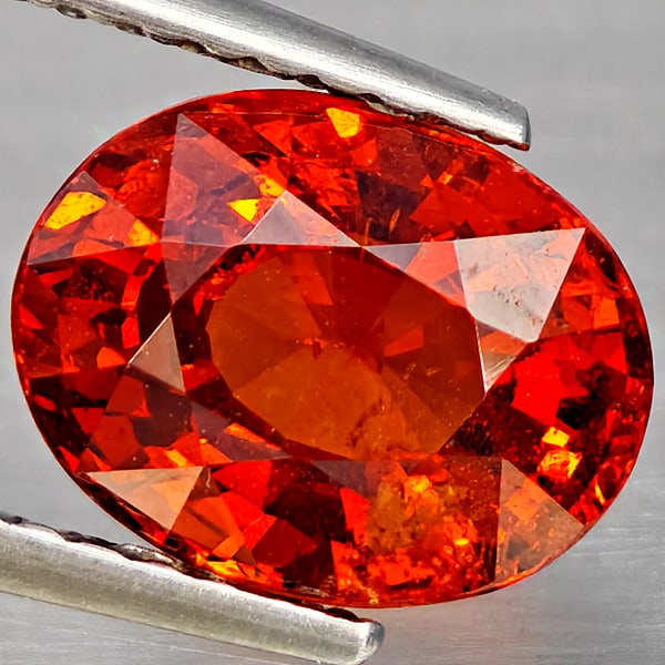 Natural Orange Red Spessartine Garnet Gemstones 3.66 Ct. Oval Shape 8.9 x 6.9 Mm. (1 of 3)