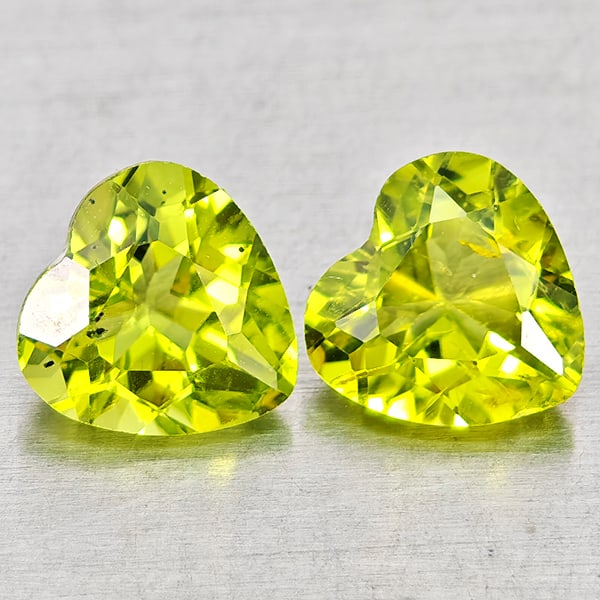 Natural Green Peridot Gemstones 1.61 Ct. 2 Pcs. Heart Shape 6.1 x 6 Mm. (1 of 3)