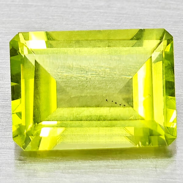 Natural Green Peridot Gemstone 1.60 Ct. Octagon Shape 8.1 x 5.9 Mm. (1 of 3)