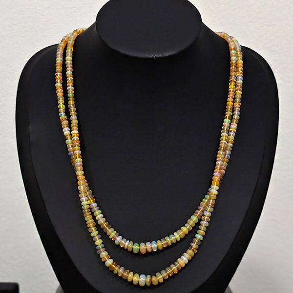 Natural Multi Color Opal 127.45 Ct. Wtih Matal Jewelry Necklace 18 Inch.: Product ID: 280140014 Product Type: 925 Sterling Silver Fine Jewelry Jewelry Weight: 127.45 Grams. Gemstones Color: Multi-Color Metal: Solid Silver 92.5%. Gemstone Detail: Opal At Your Service: At Tre