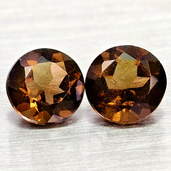 Natural Smokey Color Quartz Gemstones 1.63 Ct. 2 Pcs. Round Shape 6.2 Mm.: Product ID: 805529918 Product Name: Natural Quartz Weight: 1.63 CT. Size: 6.2 x 6.2 x 4.1 MM. Shape: Round Color: Smokey Clarity:VSI Luster: Good Gems Origin: Brazil Treatment: Unheated Crystal Struct