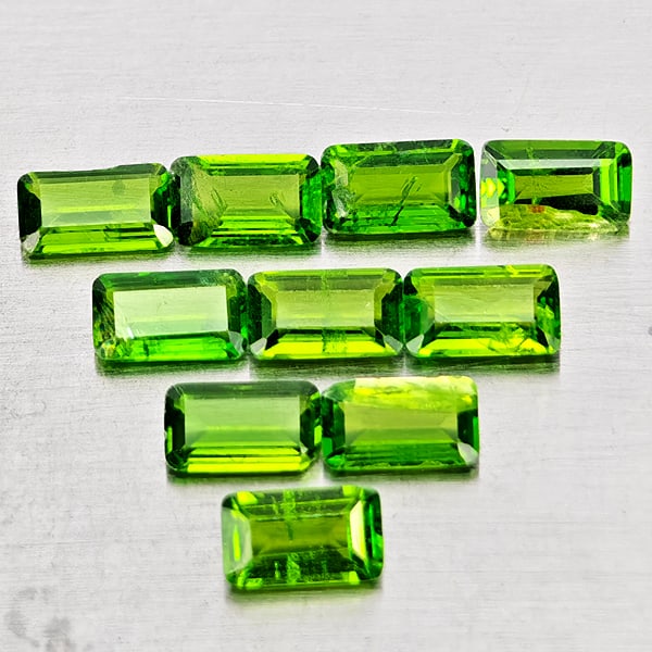 Natural Green Chrome Diopside Gemstones 2.63 Ct. 10 Pcs. Octagon Shape 5 x 3 Mm.: Product ID: 801608257 Product Name: Natural Chrome Diopside Weight: 2.63 CT. Size: 5 x 3 x 1.5 MM. Shape: Octagon Color: Green Clarity:SI1 Luster: Good Gems Origin: Russia Treatment: Unheated Crystal 