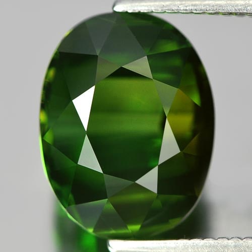 Natural Green Tourmaline Gemstones 4.68 Ct Clean Oval Shape 10.5 x 8.1 Mm.: Product ID: 807241714 Product Name: Natural Tourmaline Weight: 4.68 CT. Size: 10.5 x 8.1 x 7.3 MM. Shape: Oval Color: Green Clarity:IF Luster: Very Good Gems Origin: Nigeria Treatment: Unheated Crysta