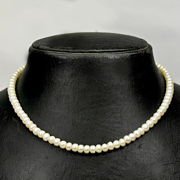 Natural White Pearl 116.31 Ct. Fancy Cabochon Beads Strand Length 16 Inch.: Product ID: 805206411 Product Name: Natural Pearl Weight: 116.31 CT. Size: Length 16 Inch. 5.2 x 6.2 Mm. MM. Shape: Fancy Cabochon Color: White Clarity:Opaque Luster: Strong Iridescent Gems Origin: Ch
