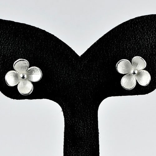 925 Sterling Silver 1.48 Grams Flower Stud Earrings Beautiful: Product ID: 280320006 Product Type: 925 Sterling Silver Fine Jewelry Jewelry Weight: 1.48 Grams. Gemstones Color: White Metal: Solid Silver 92.5%. Gemstone Detail: Average Range 1.34 - 1.61 Grams Per 