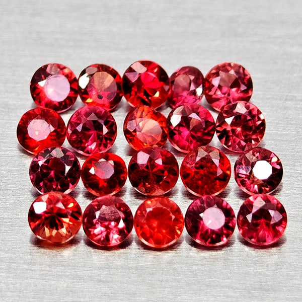 Natural Orangish Red Sapphire Gemstones 1.10 Ct. 6 Pcs. Round Diamond Cut 2.2 Mm. (1 of 3)