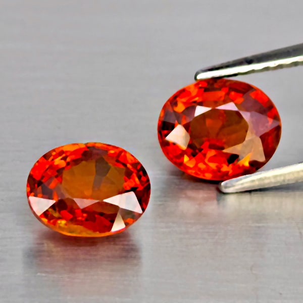 Natural Orangish Red Spessartine Garnet Gemstones 2.88 Ct. 2 Pcs. Oval Shape 7.2 x 6 Mm.: Product ID: 802937982 Product Name: Natural Garnet Weight: 2.88 CT. Size: 7.2 x 6 x 4 MM. Shape: Oval Color: Orangish Red Clarity:VSI Luster: Good Gems Origin: Namibia Treatment: Unheated Crystal Stru