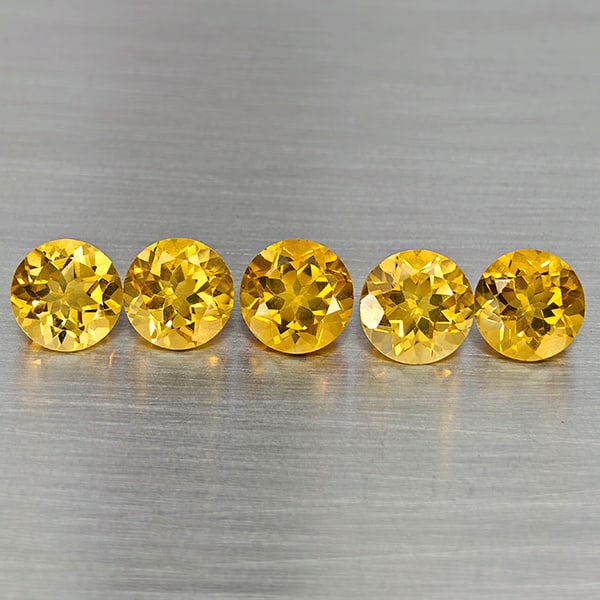Natural Yellow Citrine Gemstones 6.26 Ct. 5 Pcs. Round Shape 7.2 Mm.: Product ID: 801815435 Product Name: Natural Citrine Weight: 6.26 CT. Size: 7.2 x 7.2 x 5.2 MM. Shape: Round Shape Color: Yellow Clarity:VVS-VSI Luster: Very Good Gems Origin: Brazil Treatment: Unheate
