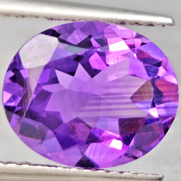 Natural Purple Amethyst Gemstones 3.23 Ct. Oval Shape 11 x 9.3 Mm. (1 of 3)