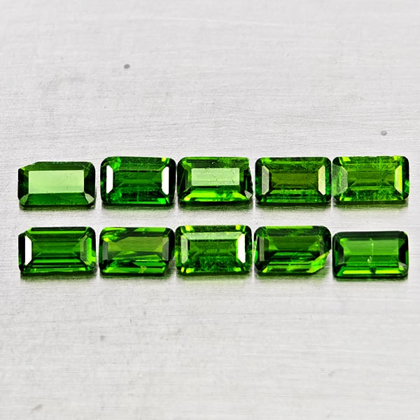 Natural Green Chrome Diopside Gemstones 2.75 Ct. 10 Pcs. Octagon Shape 5.2 x 3 Mm.: Product ID: 801608241 Product Name: Natural Chrome Diopside Weight: 2.75 CT. Size: 5.1 x 3 x 1.9 MM. Shape: Octagon Color: Green Clarity:SI1 Luster: Good Gems Origin: Russia Treatment: Unheated Crysta
