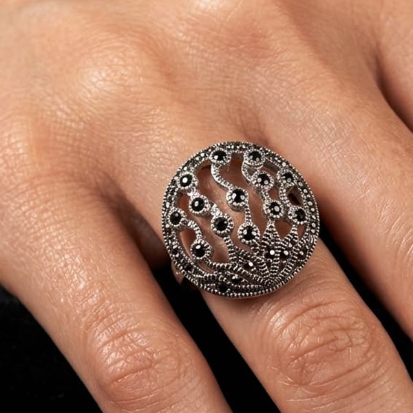 925 Sterling Silver Ring Jewelry 5.46 Grams with Black Marcasite Size 8 (1 of 3)