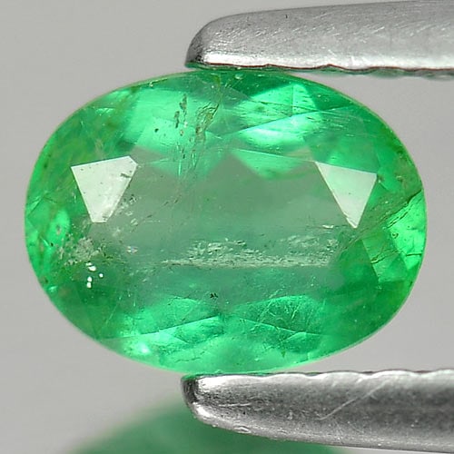 Natural Green Emerald Gemstones 0.54 Ct. Oval Shape 6.3 x 4.9 Mm.: Product ID: 802400726 Product Name: Natural Emerald Weight: 0.54 CT. Size: 6.3 x 4.9 x 3 MM. Shape: Oval Color: Green Clarity:SI Luster: Good Gems Origin: Columbia Treatment: Unheated Crystal Structur