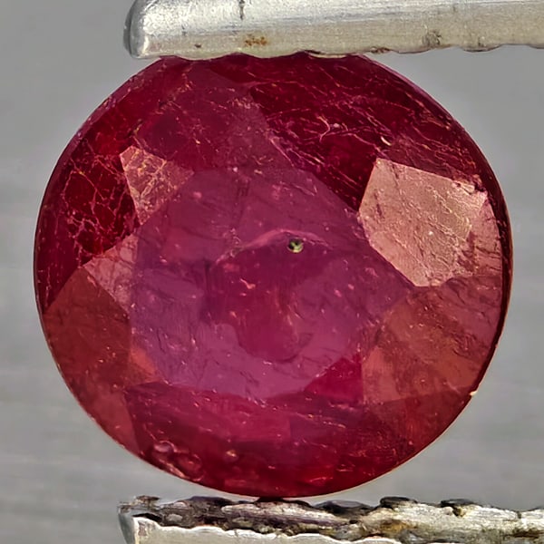 Natural Pinkish Red Ruby Gemstones 0.84 Ct. Round Shape 6 Mm. (1 of 3)