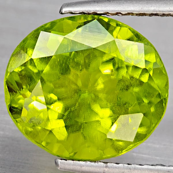 Natural Green Peridot Gemstones 6.09 Ct. Oval Shape 11.7 x 10.4 Mm. (1 of 3)