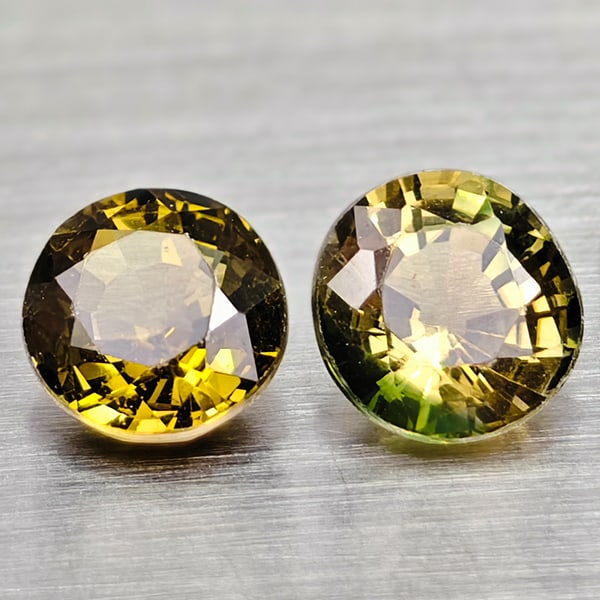Natural Green Tourmaline Gemstones 0.93 Ct. 2 Pcs. Round Shape 4.6 Mm.: Product ID: 807250748 Product Name: Natural Tourmaline Weight: 0.93 CT. Size: 4.6 x 4.6 x 3.3 MM. Shape: Round Color: Party Color Green Clarity:VSI Luster: Good Gems Origin: Nigeria Treatment: Unheate