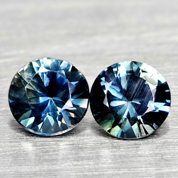 Natural Multi Color Sapphire Gemstones 0.33 Ct. 2 Pcs. Round Diamand Cut 3.4 Mm.: Product ID: 806162241 Product Name: Natural Green Sapphire Weight: 0.33 CT. Size: 3.4 x 3.4 x 2.2 MM. Shape: Round Diamond Cut Color: Multi Color Clarity:VSI Luster: Very Good Gems Origin: Tanzania Tr