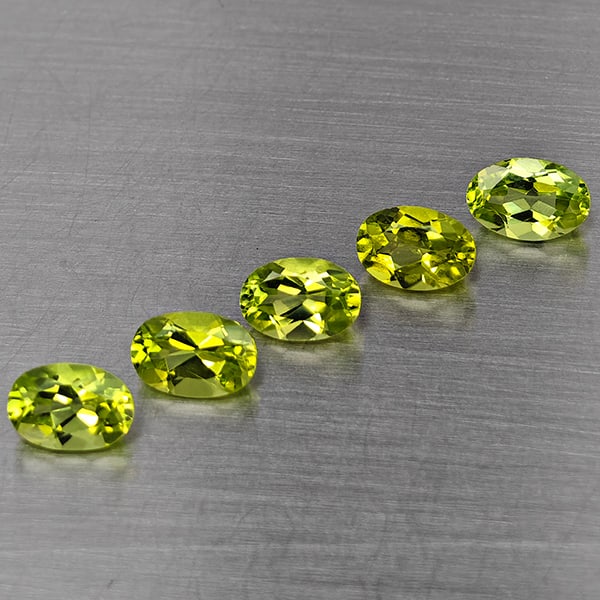 Natural Green Peridot Gemstones 2.79 Ct. 5 Pcs. Oval Shape 6.2 x 4.2 Mm. (1 of 3)