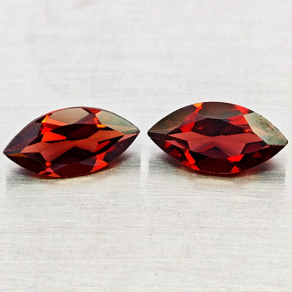 Natural Orangish Red Garnet Gemstones 2.39 Ct. 2 Pcs. Marquise Shape: Product ID: 802936978 Product Name: Natural Garnet Weight: 2.39 CT. Size: 4.9 x 10 x 3 to 5.1 x 10.1 x 3.3 MM. Shape: Marquise Shape Color: Orangish Red Clarity:VVS - VSI Luster: Good Gems Origin: Tan