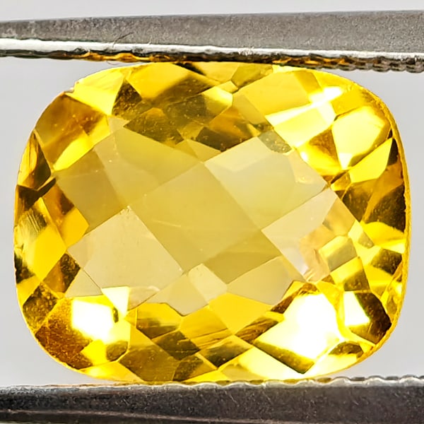 Natural Yellow Citrine Gemstones 2.71 Ct. Cushion Checkerboard Cut 10.2 x 8.2 Mm.: Product ID: 801815149 Product Name: Natural Citrine Weight: 2.71 CT. Size: 10.2 x 8.2 x 5.3 MM. Shape: Cushion Checkerboard Cut Color: Yellow Clarity:VVS - VSI Luster: Good Gems Origin: Brazil Treatme