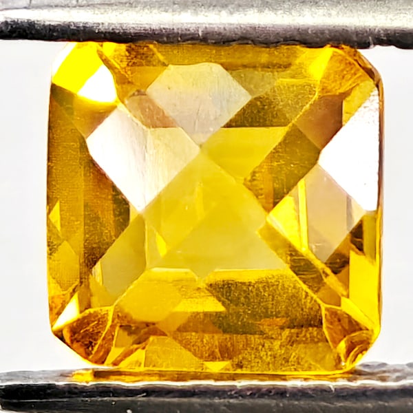Natural Yellow Citrine Gemstones 1.01 Ct. Cushion Checkerboard Cut 6.2 Mm.: Product ID: 801815176 Product Name: Natural Citrine Weight: 1.01 CT. Size: 6.2 x 6.2 x 4.1 MM. Shape: Cushion Checkerboard Cut Color: Yellow Clarity:VVS - VSI Luster: Good Gems Origin: Brazil Treatmen