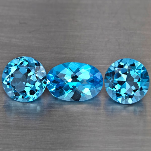 Natural Swiss Blue Topaz Gemstones 5.15 Ct. 3 Pcs Mixed Shape: Product ID: 807169056 Product Name: Natural Blue Topaz Weight: 5.15 CT. Size: 9.1 x 6.4 x 4.5 to 7.3 x 7.3 x 5 MM. Shape: Mixed Shape Color: Swiss Blue Clarity: VVS-VSI Luster: Very Good Gems Origin: 