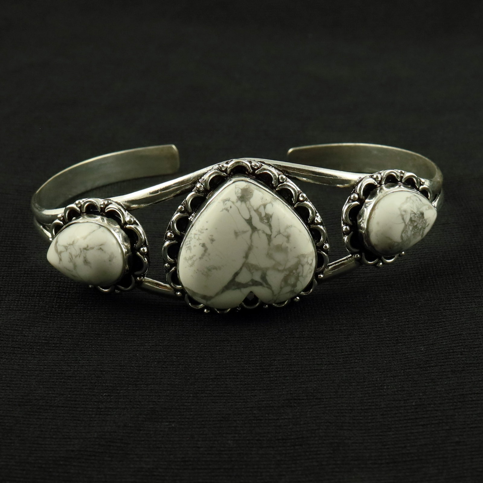 Natural Howlite Sterling Silver Plated Handmade Cuff Bangle: Product ID: 260520145701 Product - Handmade Silver Plated Cuff Bangle Metal - 92.5 Sterling Silver Plated Bangle Size - 7.5x5 CM (Adjustable) Gemstone - Howlite Gemstone Origin - Canada Gemstone Size 