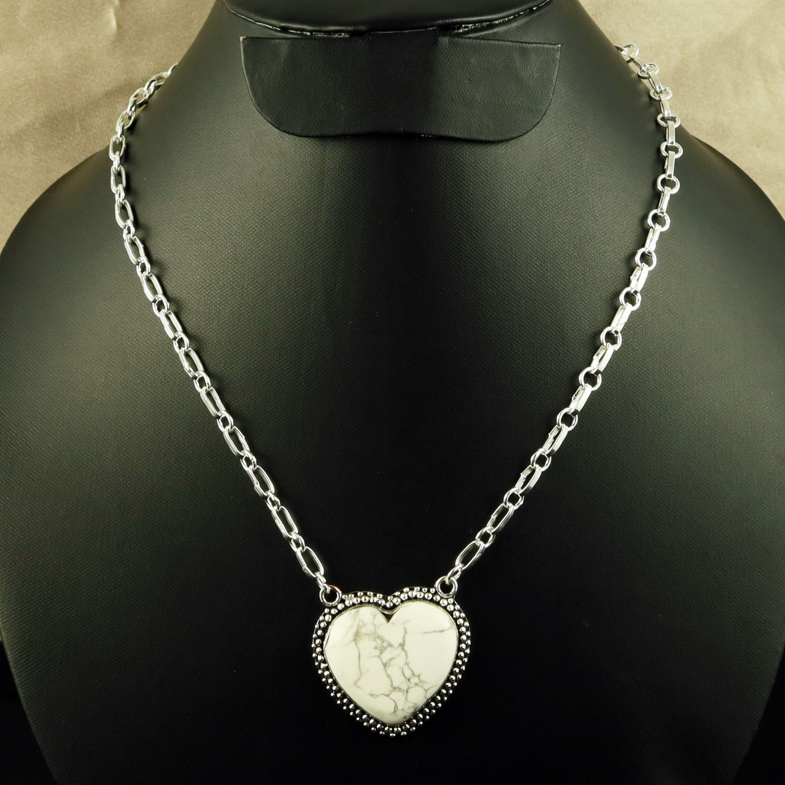 Natural Howlite Sterling Silver Plated Handmade Heart Necklace: Product ID: 260618120020 Product - Handmade Silver Plated Necklace Metal - 92.5 Sterling Silver Plated Necklace Length - 18 Inch Gemstone - Howlite Gemstone Size - 2.5X2.5 CM (1 Stone) Gemstone Origin