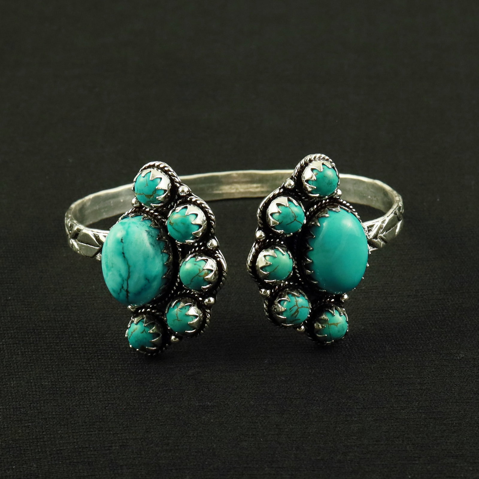 Natural Turquoise Sterling Silver Plated Handmade Cuff Bangle: Product ID: 260620151834 Product - Handmade Silver Plated Cuff Bangle Metal - 92.5 Sterling Silver Plated Bangle Size - 6.5x5.5 CM (Adjustable) Gemstone - Turquoise Gemstone Origin - Tibet Gemstone Si
