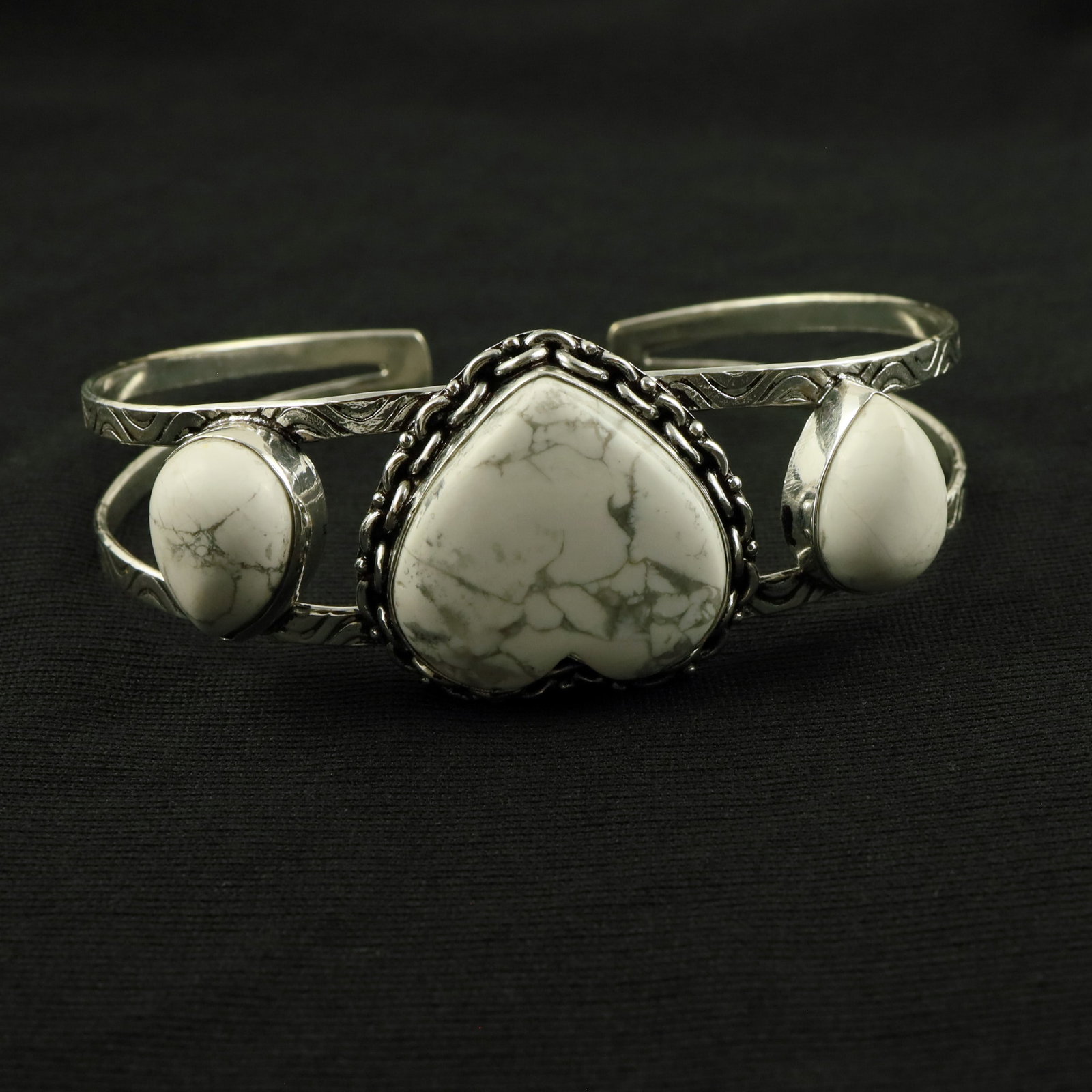 Natural Howlite Sterling Silver Plated Handmade Cuff Bangle: Product ID: 260520145735 Product - Handmade Silver Plated Cuff Bangle Metal - 92.5 Sterling Silver Plated Bangle Size - 7.5x5.5 CM (Adjustable) Gemstone - Howlite Gemstone Origin - Canada Gemstone Siz