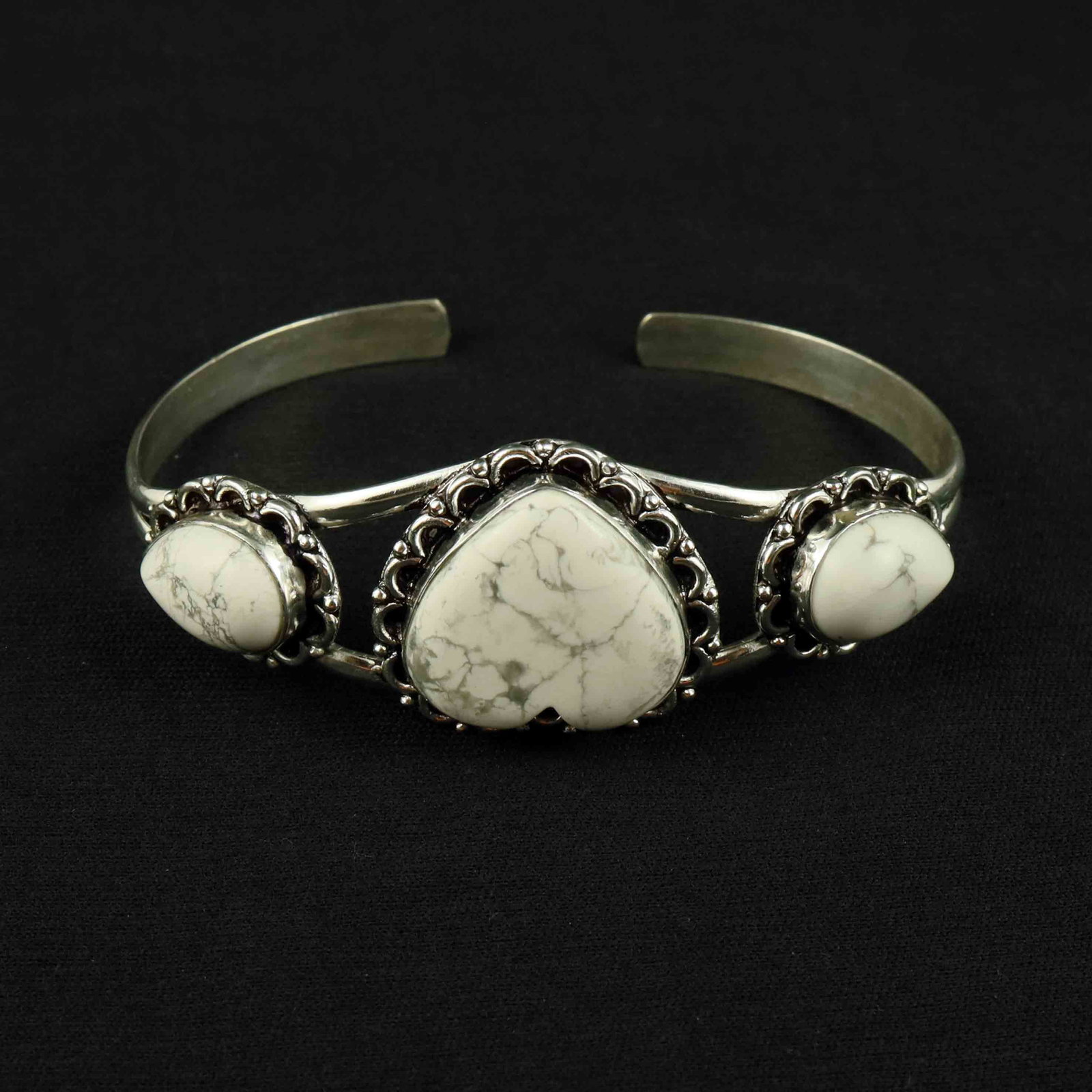 Natural Howlite Sterling Silver Plated Handmade Cuff Bangle: Product ID: 260522132401 Product - Handmade Silver Plated Cuff Bangle Metal - 92.5 Sterling Silver Plated Bangle Size - 7.5x5.5 CM (Adjustable) Gemstone - Howlite Gemstone Origin - Canada Gemstone Siz