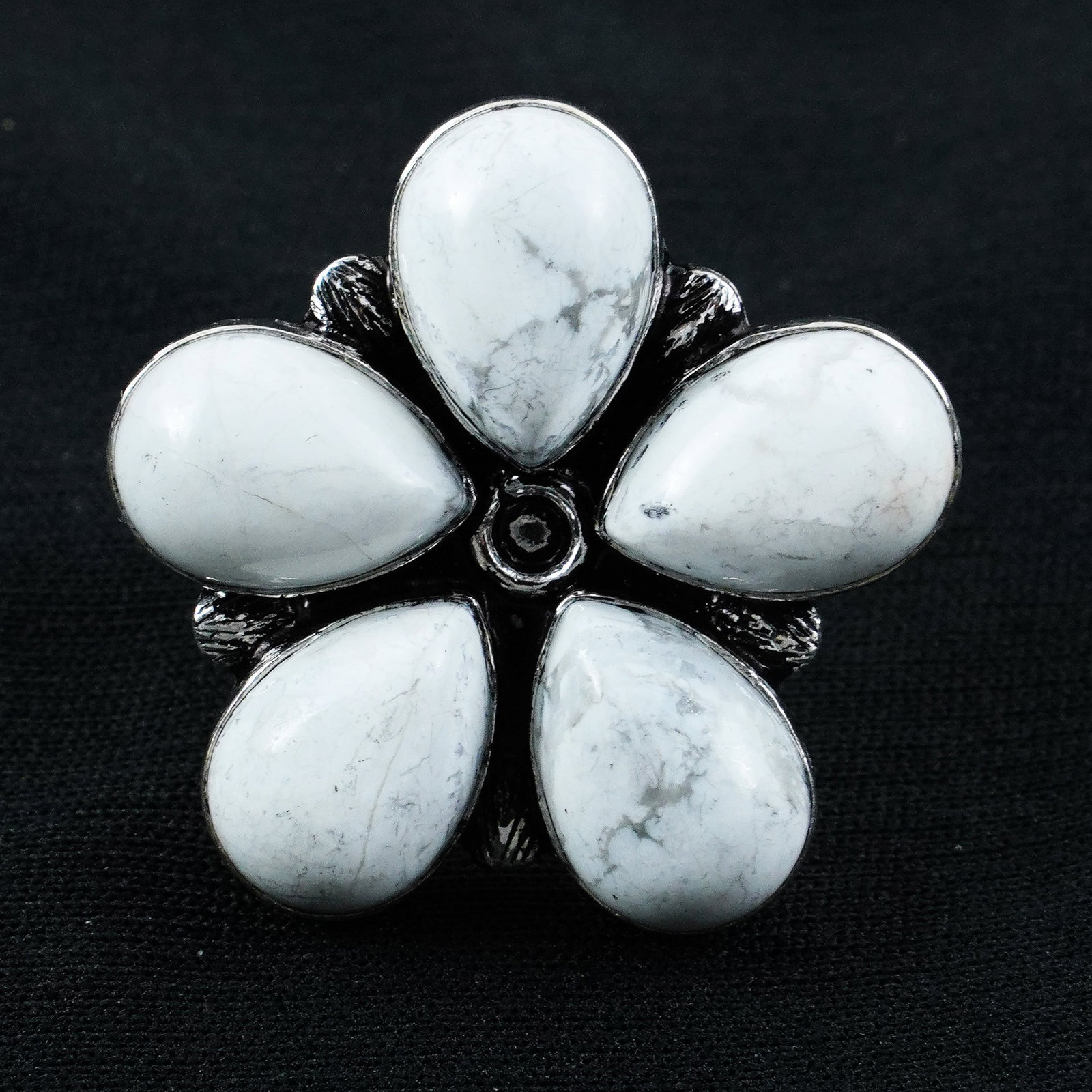 Natural Howlite Sterling Silver Plated Handmade Ring - 8MM: Product ID: 260404175926 Product - Handmade Silver Plated Ring Metal - 92.5 Sterling Silver Plated Ring Size - 8MM Gemstone - Howlite Gemstone Origin - Canada Gemstone Size - 10X14 MM ( 5 Stone ) Gems