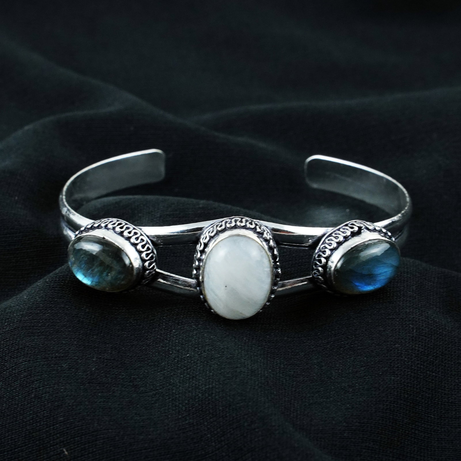 Natural Rainbow Moonstone & Labradorite Silver Plated Handmade Cuff Bangle: Product ID: 260404112935 Product - Handmade Silver Plated Cuff Bangle Metal - 92.5 Sterling Silver Plated Bangle Size - 6.5x5.5 CM (Adjustable) Gemstone - Rainbow Moonstone & Labradorite Gemstone Orig
