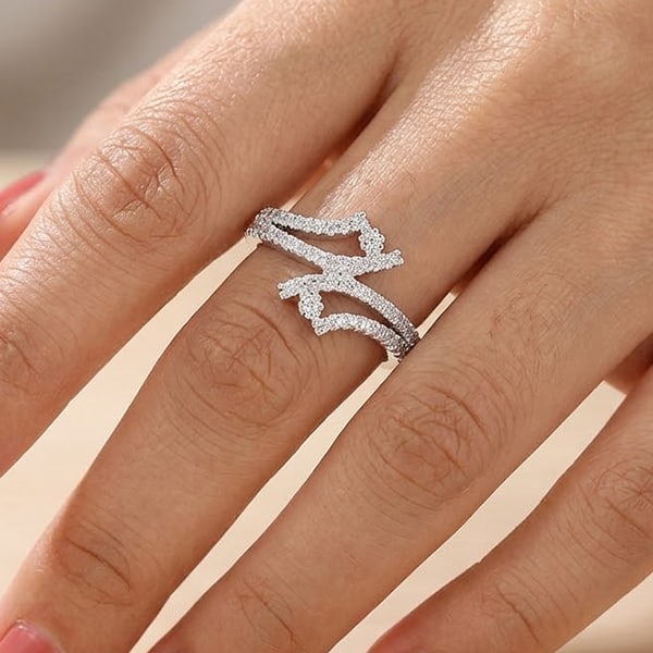 925 Sterling Silver Ring Jewelry 2.88 Grams Size 7: Product ID: 280510189 Product Name: Natural Fashion Jewelry Weight: 2.88 CT. Size: 20 x 20 Mm. MM. Shape: Ring Color: White Clarity:None Luster: None Gems Origin: Thailand Treatment: None Crystal Stru