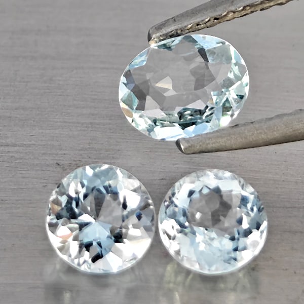 Natural Baby Blue Aquamarine Gemstones 1.32 Ct. 3 Pcs Mixed Shape Mixed Size: Product ID: 800812485 Product Name: Natural Gemstones Weight: 1.32 CT. Size: 6.2 x 5 x 2.6 to 5.1 x 5.1 x 3.6 MM. Shape: Mixed Shape Color: Baby Blue Clarity:SI1 Luster: Good Gems Origin: Brazil Treat