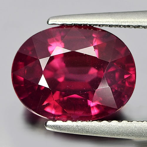 Natural Purplish Pink Rhodolite Garnet Gemstones 4.40 Ct. Oval Shape 10.7 x 8.3 Mm.: Product ID: 802932906 Product Name: Natural Rhodolite Weight: 4.40 CT. Size: 10.7 x 8.3 x 5.9 MM. Shape: Oval Color: Purplish Pink Clarity:VSI Luster: Good Gems Origin: Madagascar Treatment: Unheated 