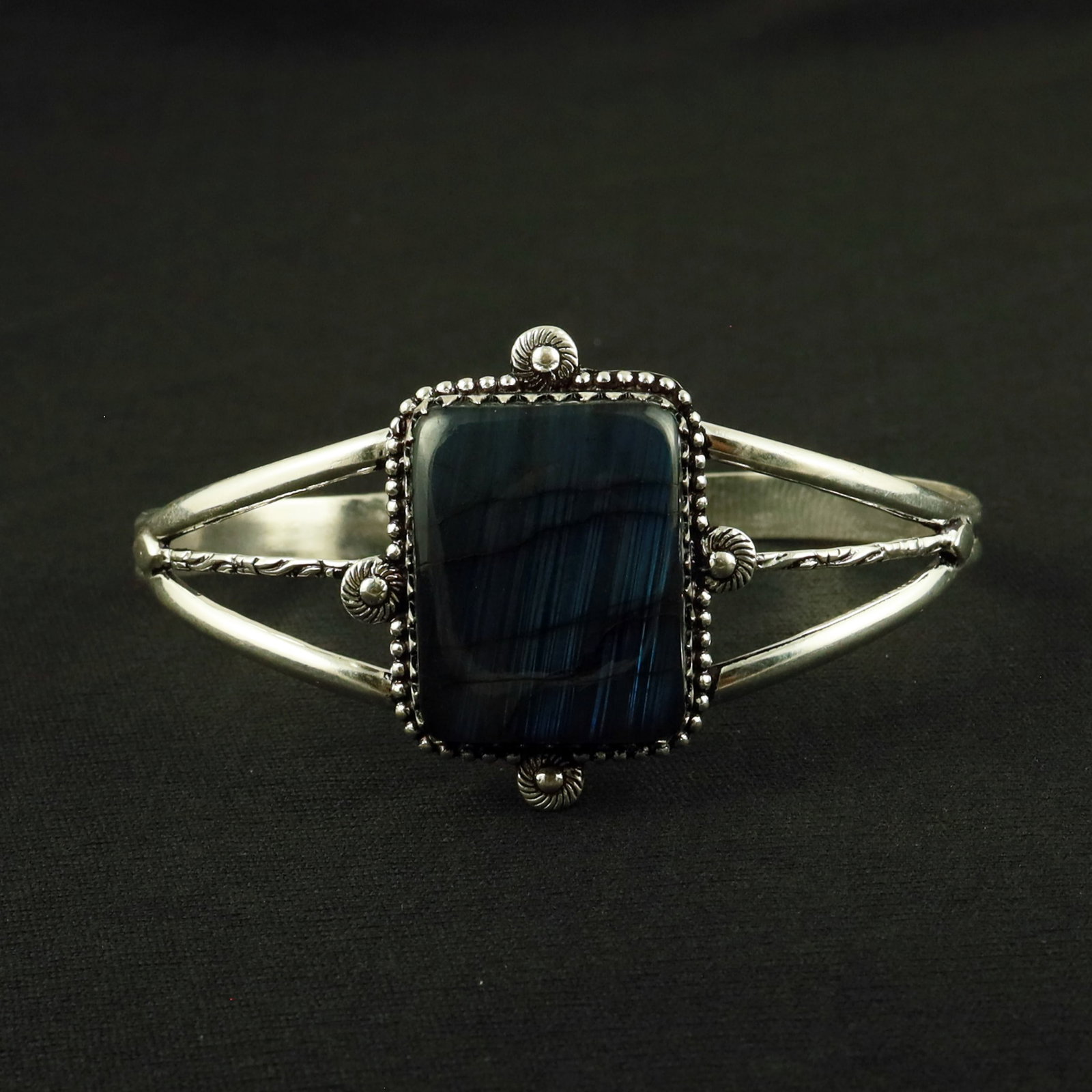 Natural Labradorite Sterling Silver Plated Handmade Cuff Bangle: Product ID: 260611122052 Product - Handmade Silver Plated Cuff Bangle Metal - 92.5 Sterling Silver Plated Bangle Size - 7.5x5.5 CM (Adjustable) Gemstone - Labradorite Gemstone Origin - Canada Gemstone