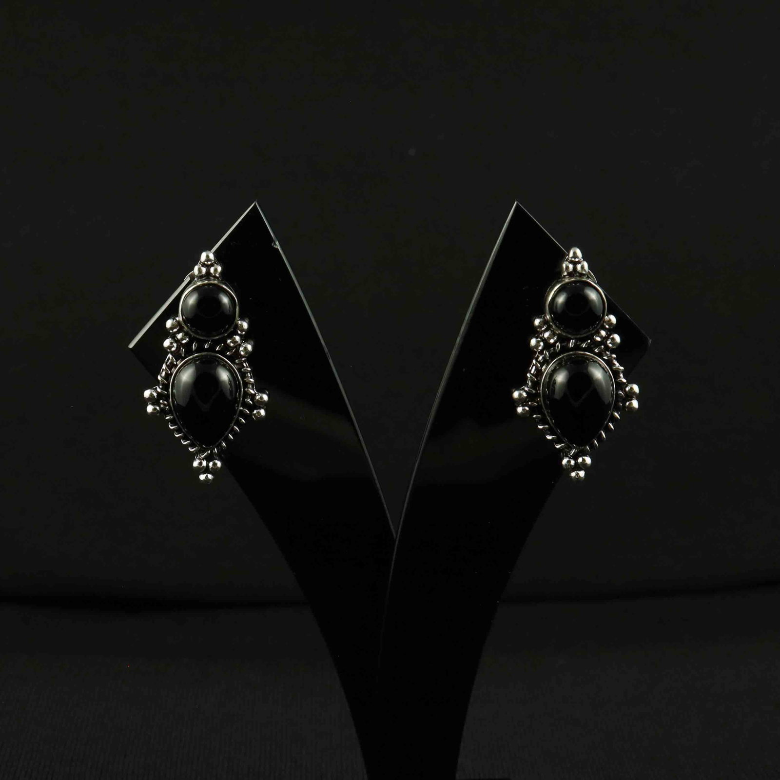 Natural Black Onyx Sterling Silver Plated Handmade Stud Earring: Product ID: 260522122422 Product - Handmade Silver Plated Stud Earring Metal - 92.5 Sterling Silver Plated Earring Type - Stud Gemstone - Black Onyx Gemstone Origin - India Gemstone Size - 10X14 MM ( 