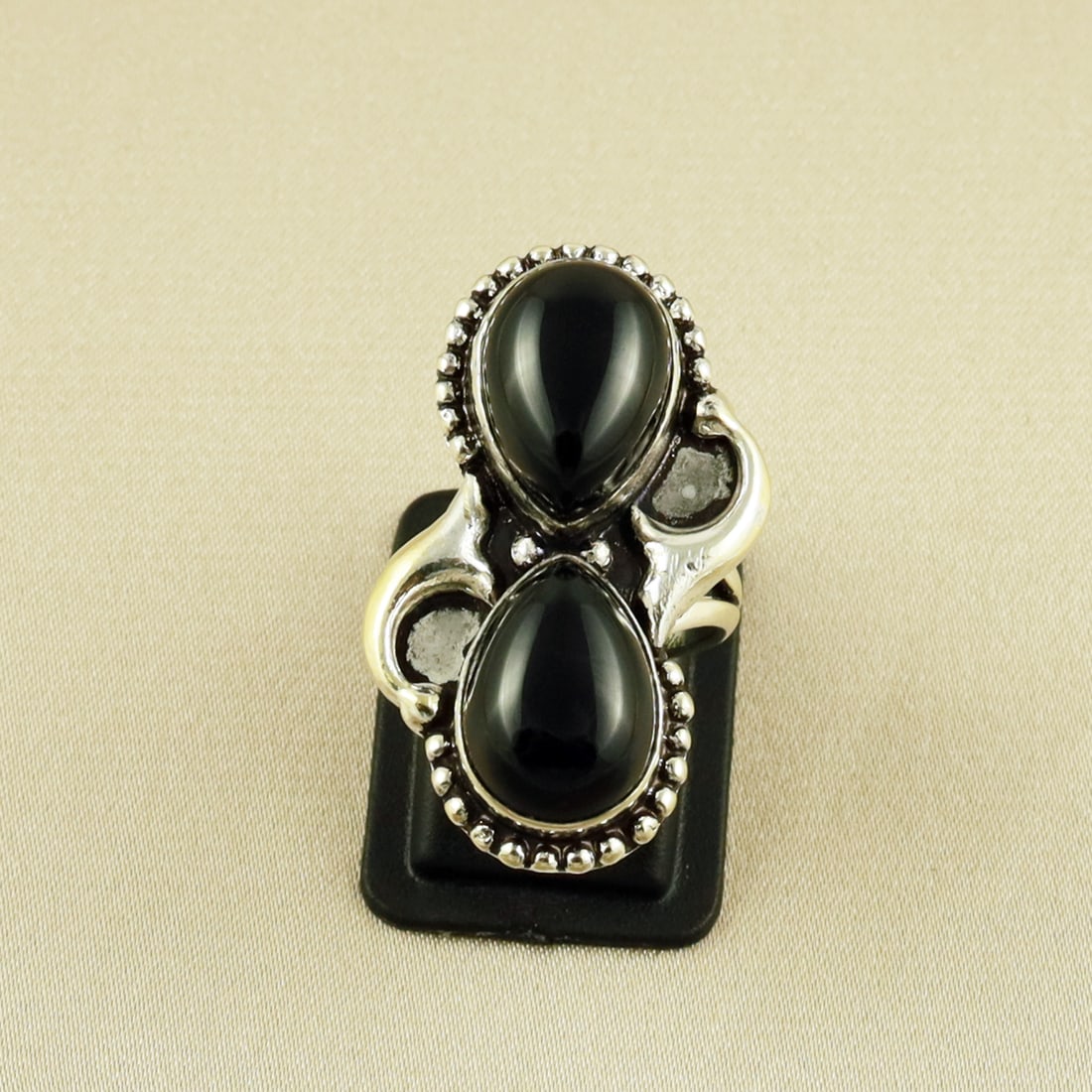 Natural Black Onyx Sterling Silver Plated Handmade Ring - 6MM: Product ID: 260609130127 Product - Handmade Silver Plated Ring Metal - 92.5 Sterling Silver Plated Ring Size - 6MM Gemstone - Black Onyx Gemstone Origin - India Gemstone Size - 10X14 MM ( 2 Stone ) Ge