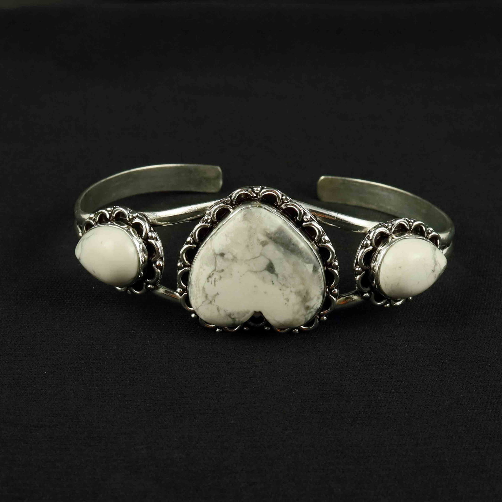 Natural Howlite Sterling Silver Plated Handmade Cuff Bangle: Product ID: 260522132305 Product - Handmade Silver Plated Cuff Bangle Metal - 92.5 Sterling Silver Plated Bangle Size - 7.5x5.5 CM (Adjustable) Gemstone - Howlite Gemstone Origin - Canada Gemstone Siz