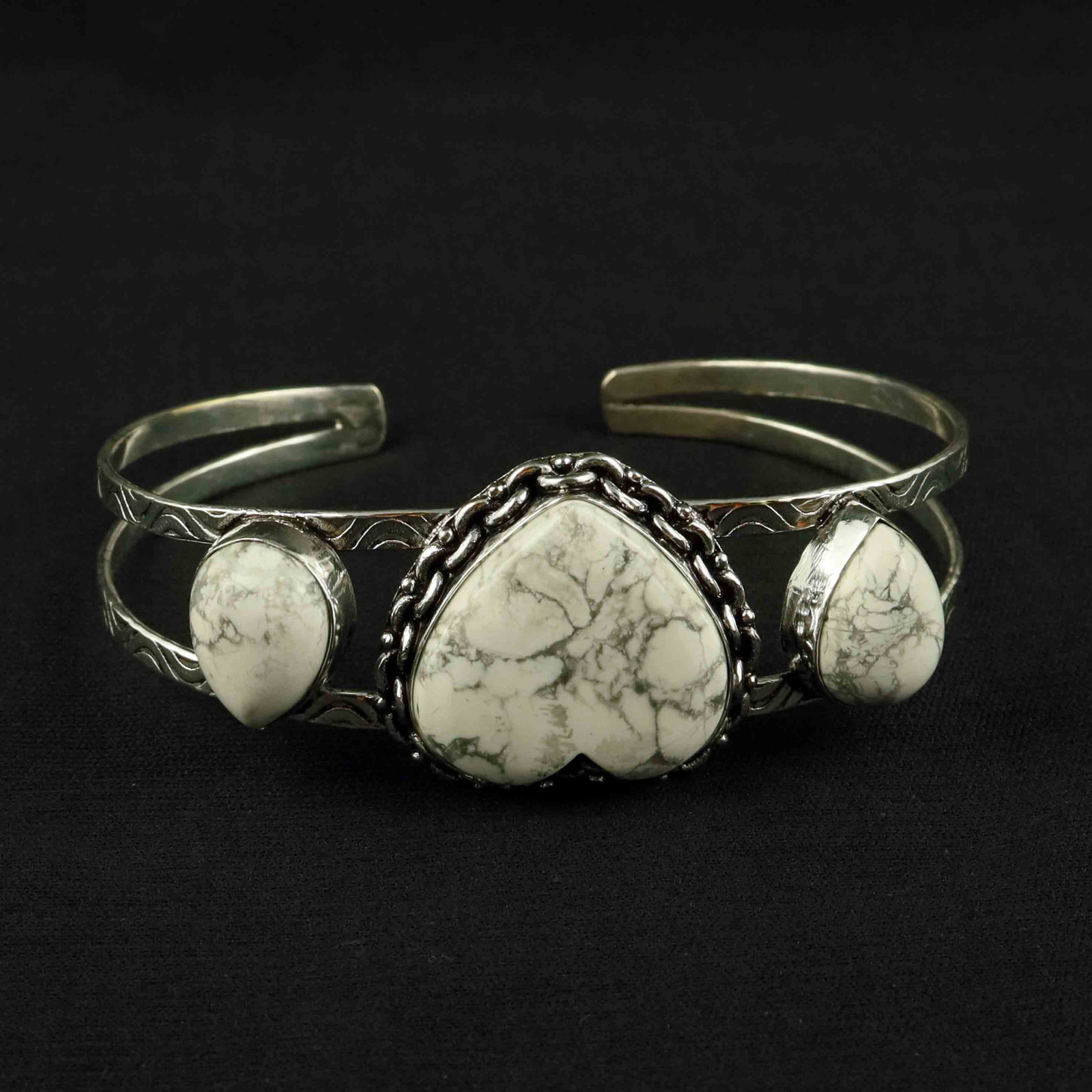 Natural Howlite Sterling Silver Plated Handmade Cuff Bangle: Product ID: 260522132143 Product - Handmade Silver Plated Cuff Bangle Metal - 92.5 Sterling Silver Plated Bangle Size - 7.5x5.5 CM (Adjustable) Gemstone - Howlite Gemstone Origin - Canada Gemstone Siz