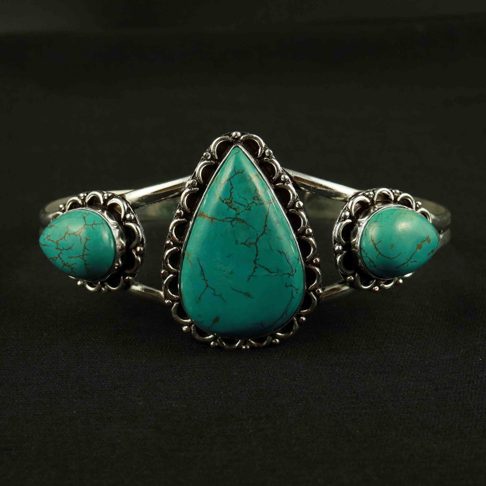 Natural Turquoise Sterling Silver Plated Handmade Cuff Bangle: Product ID: 260522130751 Product - Handmade Silver Plated Cuff Bangle Metal - 92.5 Sterling Silver Plated Bangle Size - 7.5x5.5 CM (Adjustable) Gemstone - Turquoise Gemstone Origin - Tibet Gemstone Si