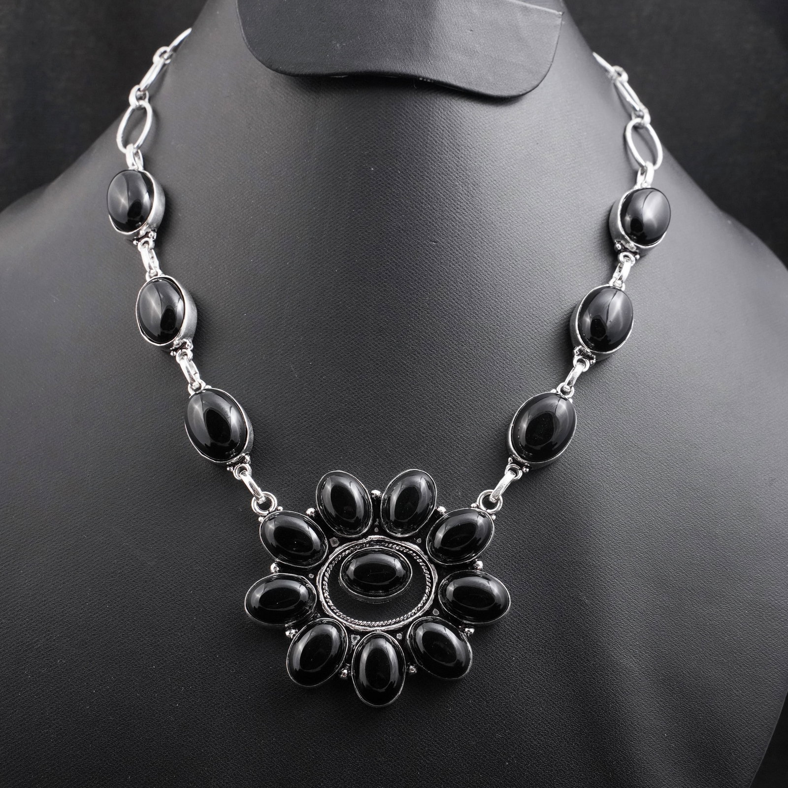 Natural Black Onyx Sterling Silver Plated Handmade Choker Necklace: Product ID: 260430143714 Product - Handmade Silver Plated Necklace Metal - 92.5 Sterling Silver Plated Necklace Length - 18 Inch Gemstone - Black Onyx Gemstone Size - 10X14 MM ( 10 Stone ) 12 X16 ( 6 