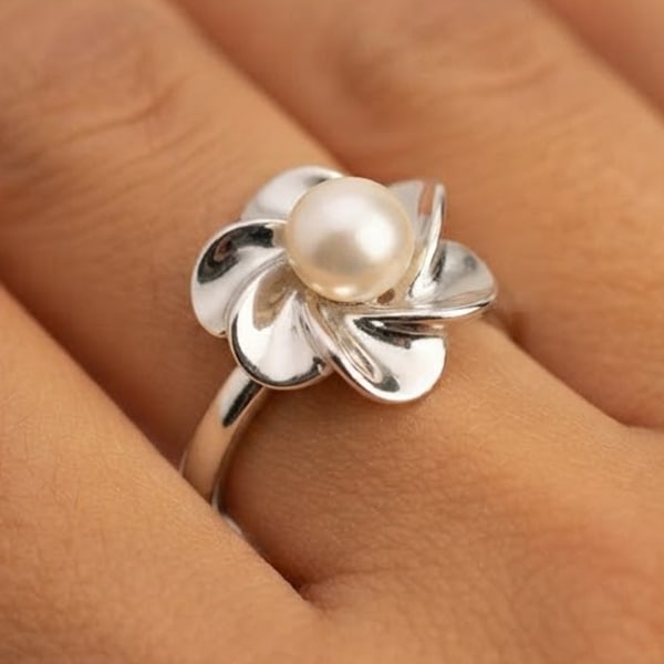 Natural White Pearl 925 Sterling Silver Jewelry 3.97 Grams Ring Size 6.25: Product ID: 280510023 Product Type: 925 Sterling Silver Fine Jewelry Jewelry Weight: 3.97 Grams. Ring Size: 6.25 Resizable(Fee) Gemstones Color: White Metal: Solid Silver 92.5%. Gemstone Detail: Avera